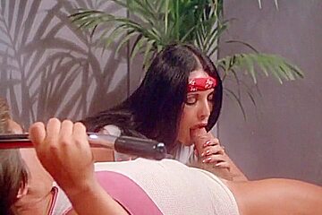 Erica Boyer, Eric Edwards And Hyapatia Lee - Body Girls (1983)