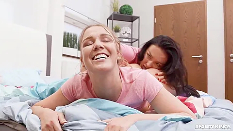 Sofia De Bum And Alexis Crystal - Sexy Lesbians Catchy Xxx Video