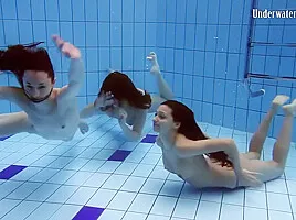 Very Hot Multiple Babes Underwater Getting
